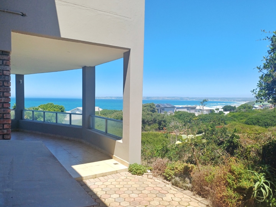 5 Bedroom Property for Sale in Reebok Western Cape